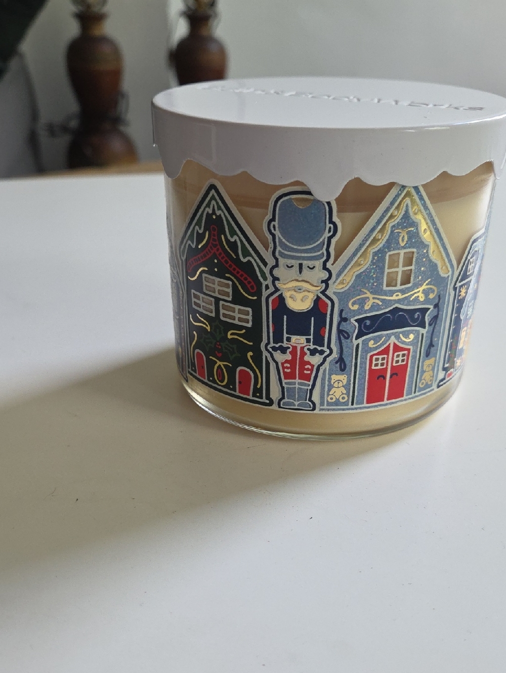 Bath & Body Works Sugared Snickerdoodle Candle - Cream & White Santa's Workshop